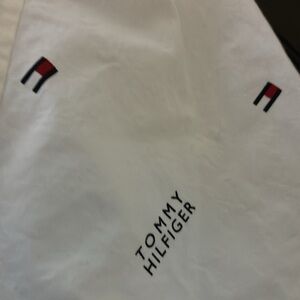 Tommy Hilfiger White Casual Button Down Shirt
PRICE IS FIRM